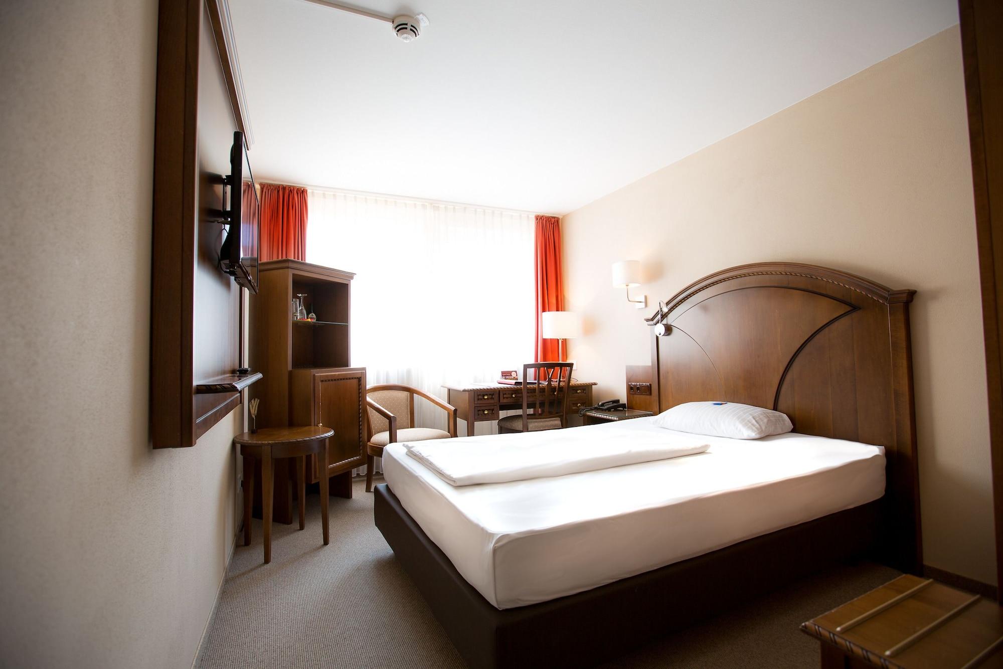 Burghotel Hotel 3*