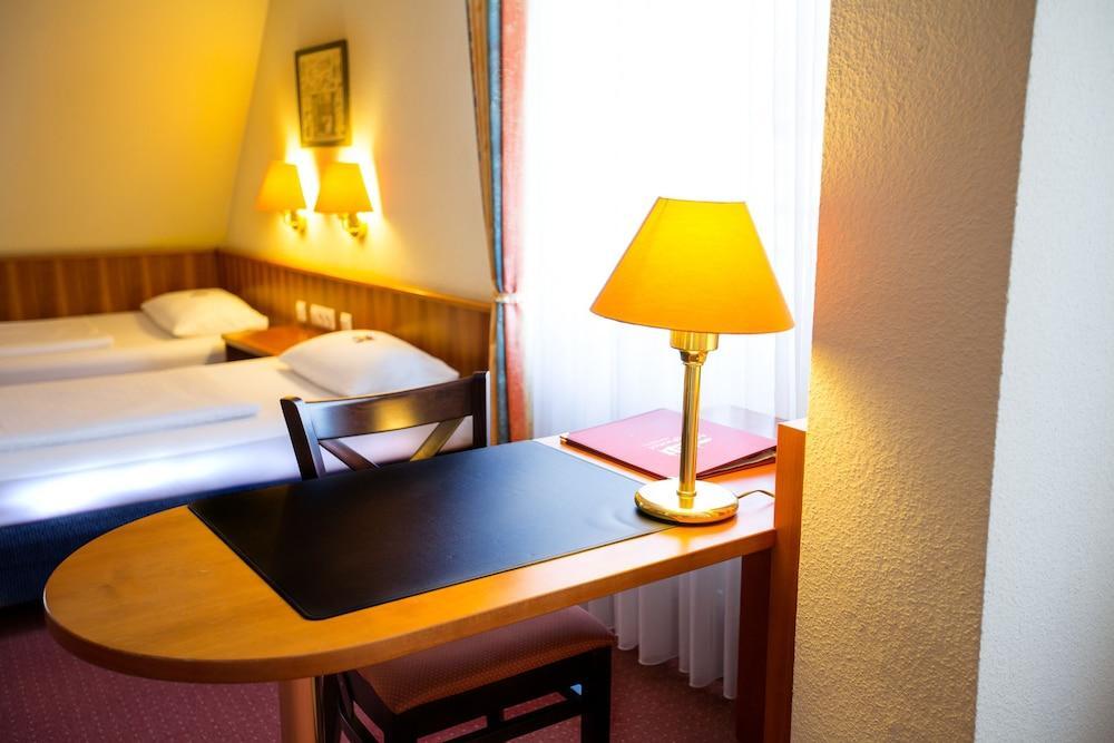 Burghotel Hotel 3*